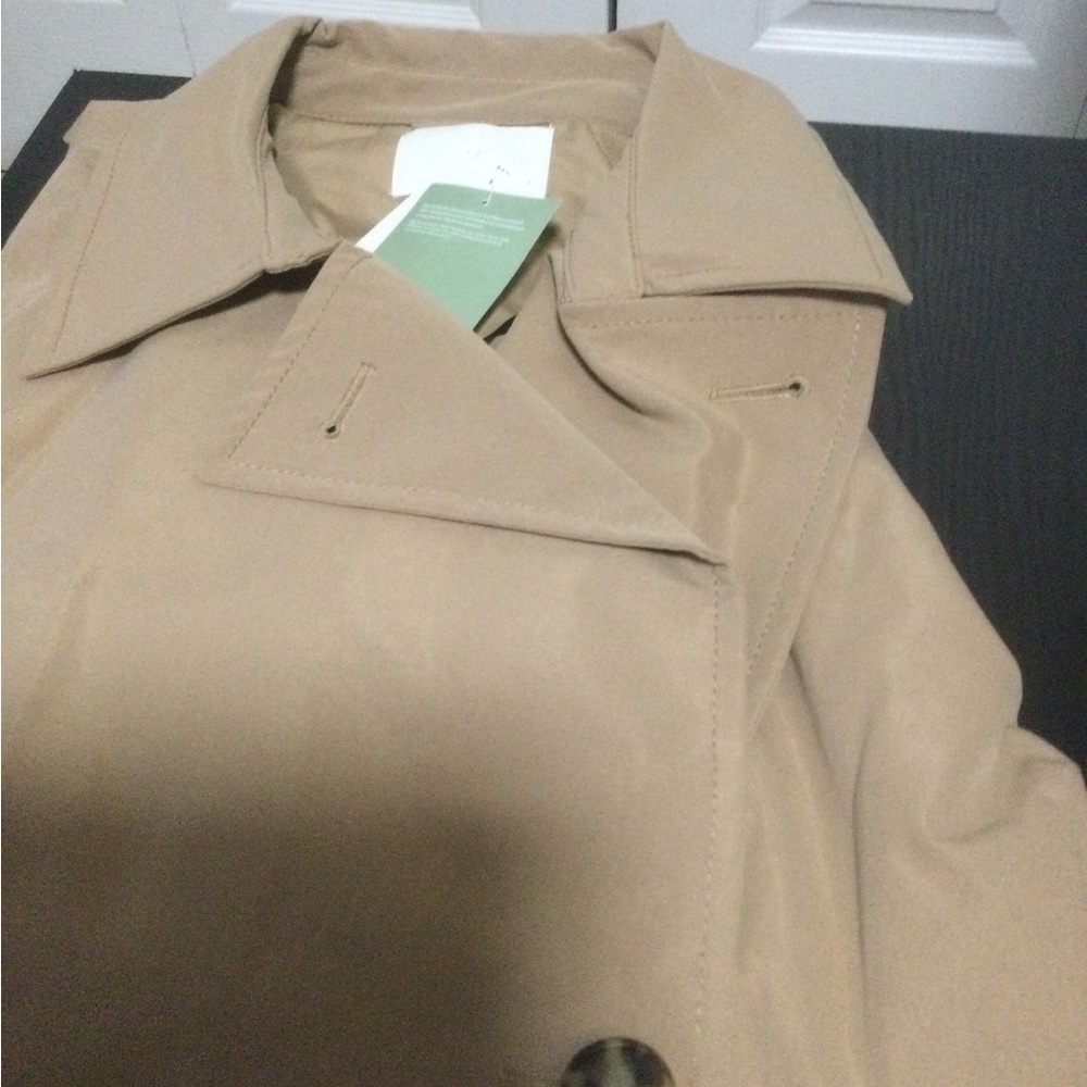❤️Classic Tan Trench Coat❤️ - Picture 7 of 9